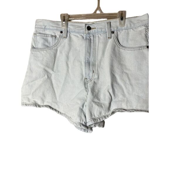 Levi’s Pinstripe High Waisted Mom Shorts Size 32 - Picture 3 of 8
